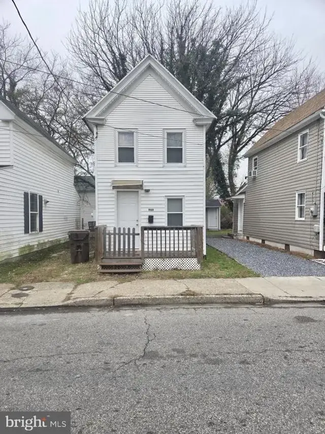 909 Pine St, Cambridge