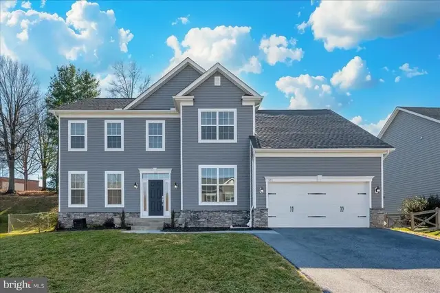 971 Erna Dr, Sykesville