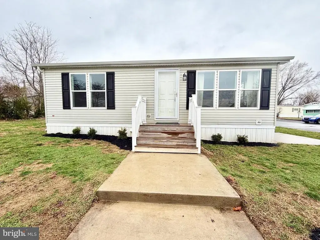 201 Johnson Dr, FAIRLESS HILLS