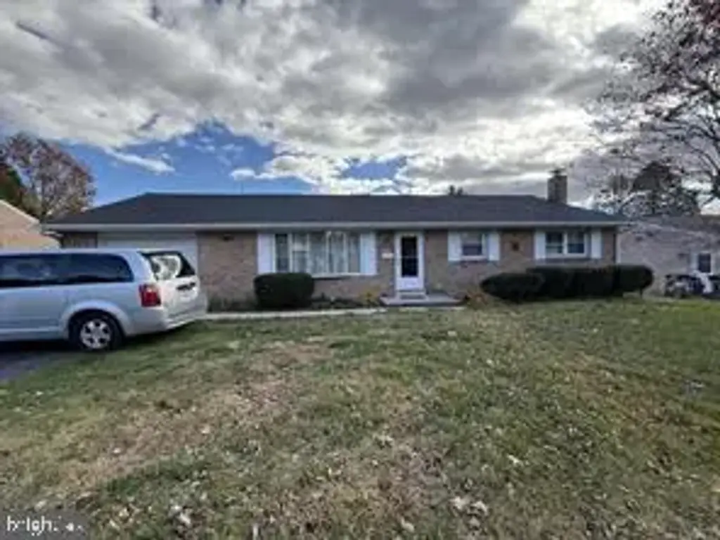 1140 Cedar Crest Dr, LEBANON