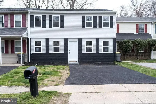 7 Teal Cir, Newark