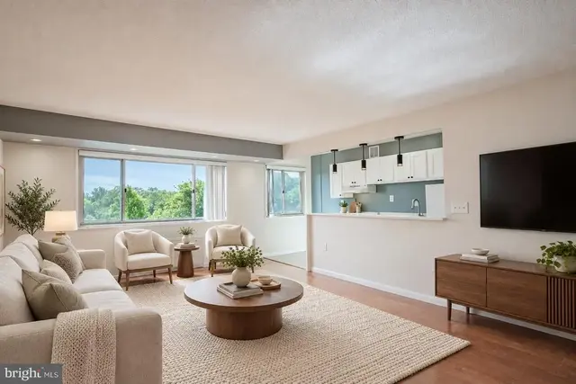 2500 N Van Dorn St #912, Alexandria