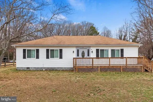641 Holly Vista Dr, Colonial Beach