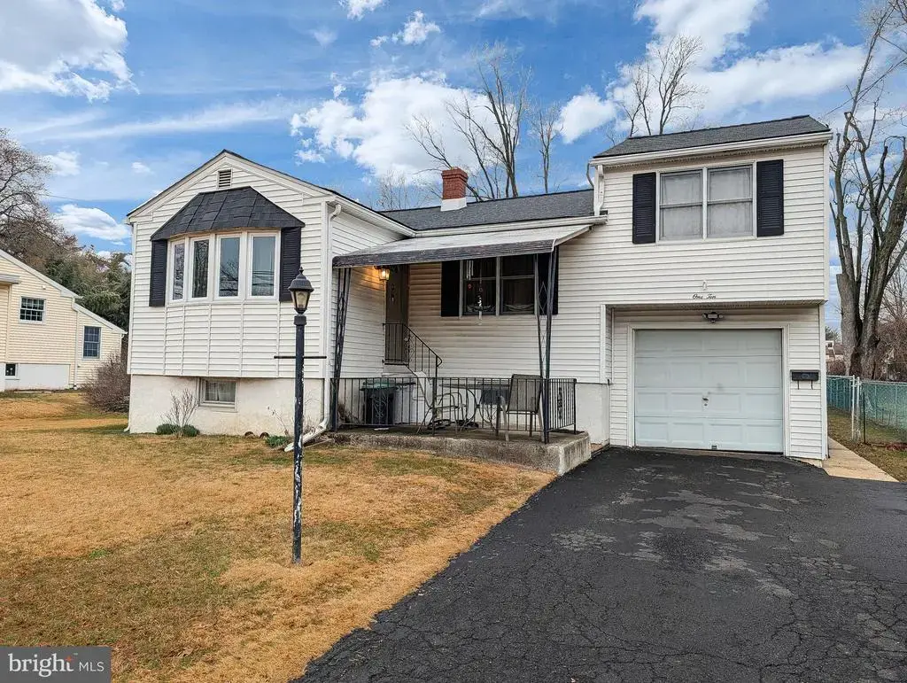 110 Elmwood Ave, FEASTERVILLE TREVOSE
