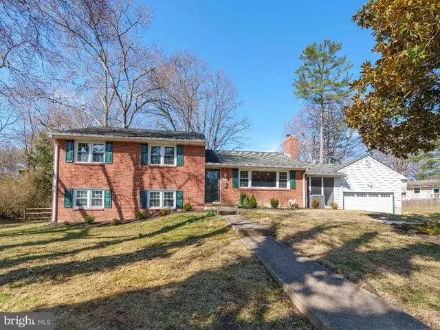 512 Briar Ln, Newark