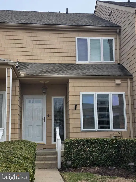 204 Market Sq #12c, Cambridge