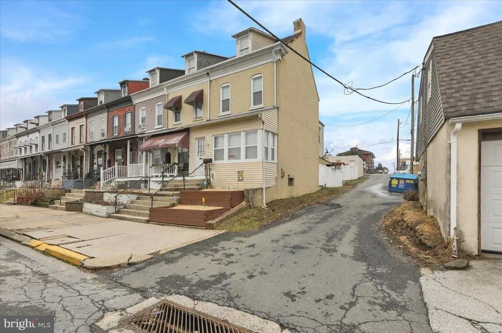 646 Fern Ave, READING