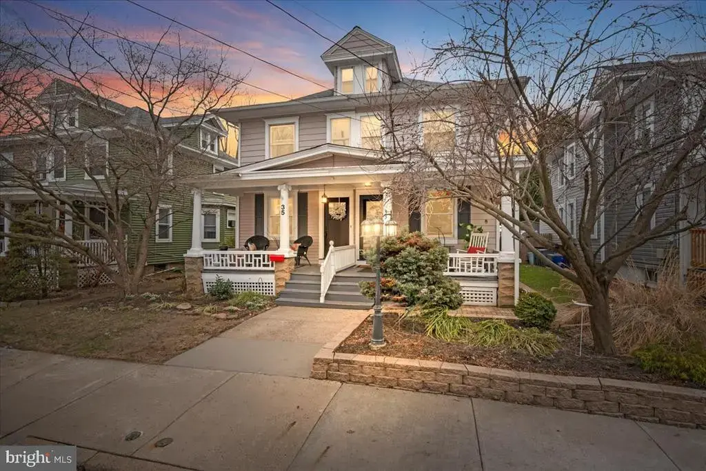 35 E Hendrickson Ave, MORRISVILLE