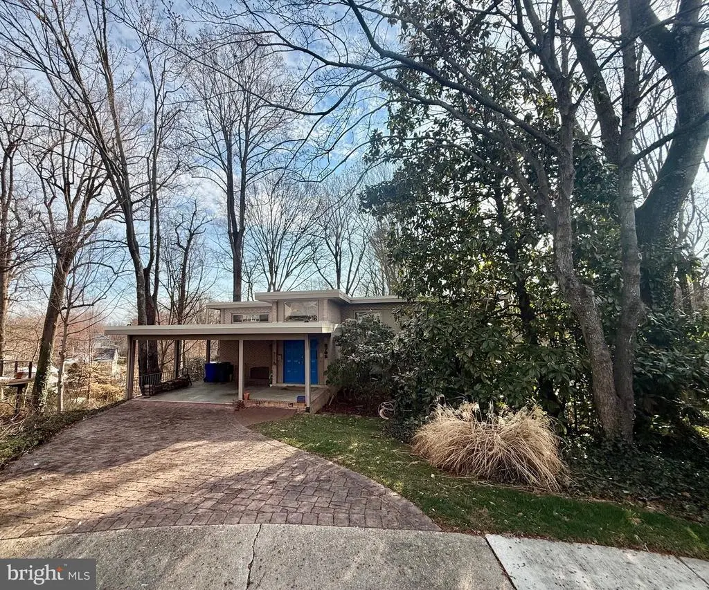 2705 N Upshur St, ARLINGTON