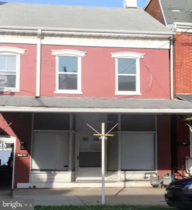 121 S Main St #a, Spring Grove