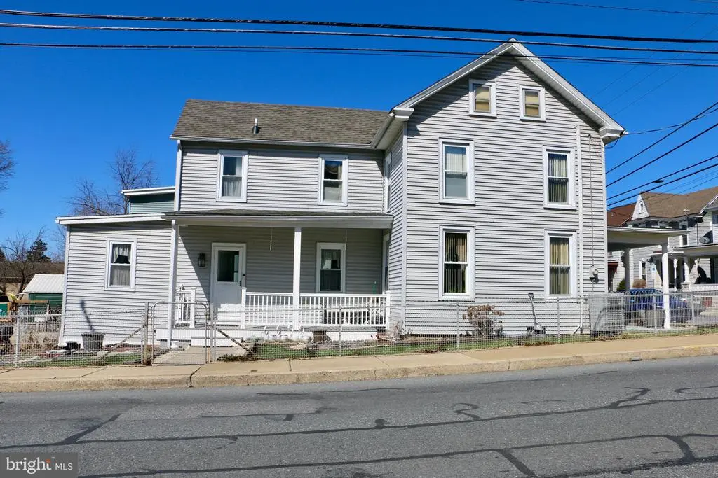 87 E Franklin St, Ephrata