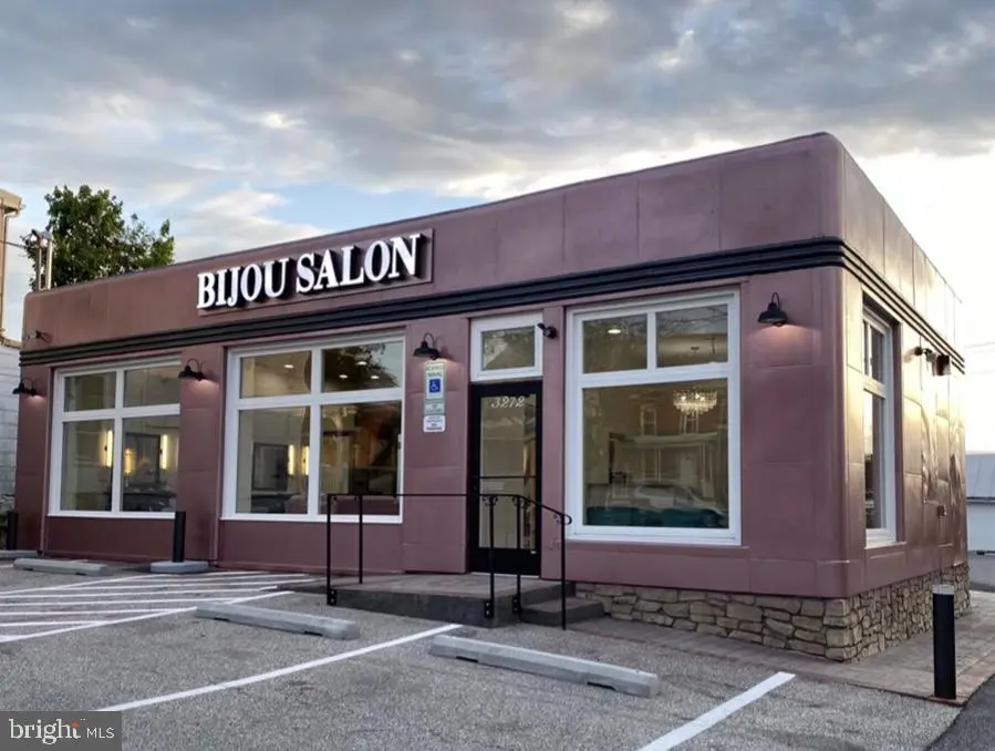 3272 Main St, MANCHESTER