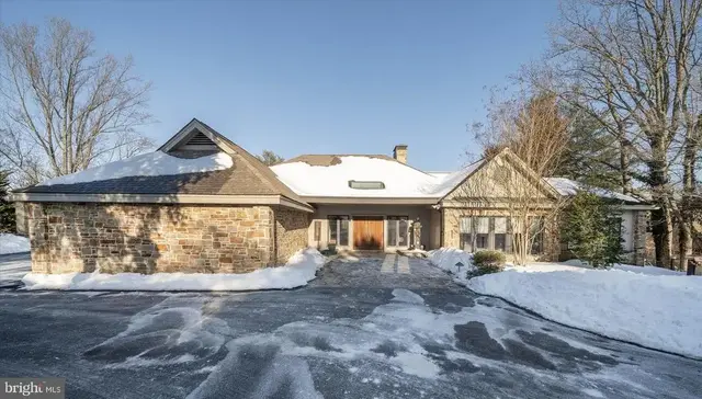 12 Brendle Ln, Wilmington