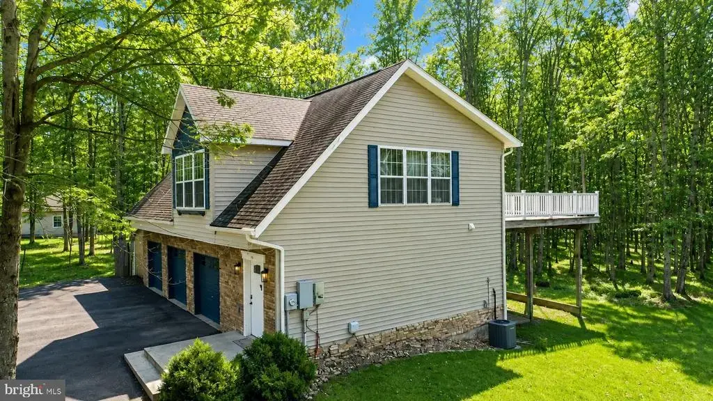 74 Sugar Maple Ln, MC HENRY
