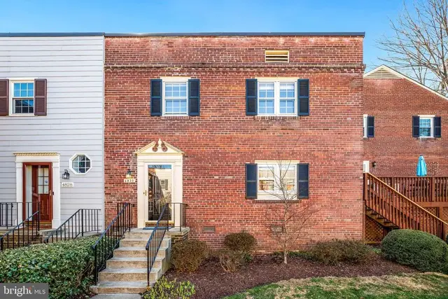 4830 Bradley Blvd #213, Chevy Chase