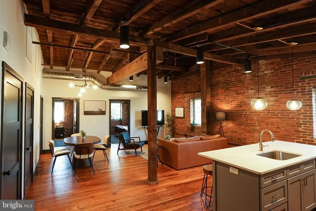 437-439 W Grant St #303, LANCASTER