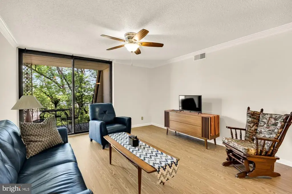 3117 Patrick Henry Dr #430, FALLS CHURCH