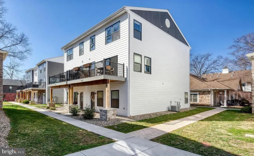 125 High Pointe Dr, Hummelstown