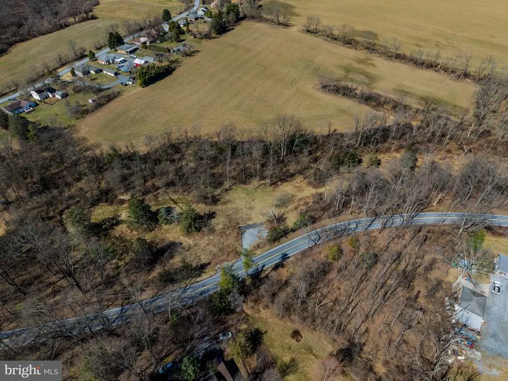 728 Piketown Rd, HARRISBURG