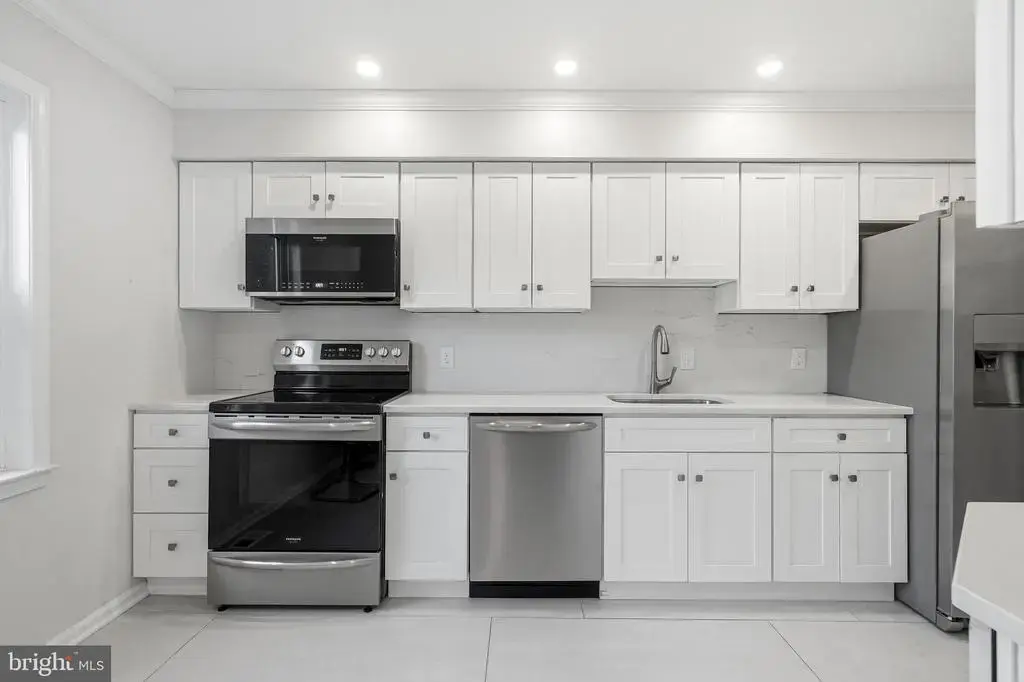 635 E Main St #7, MOORESTOWN