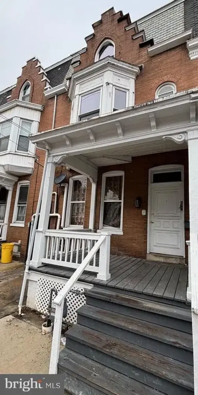 659 W King St #1, York