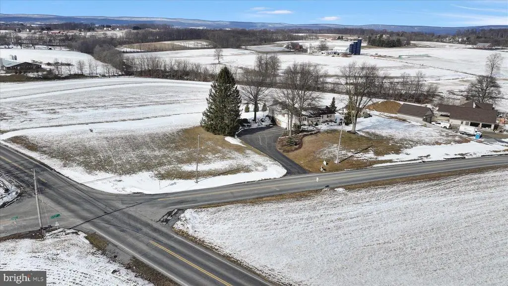 61 W Rosebud Rd, MYERSTOWN