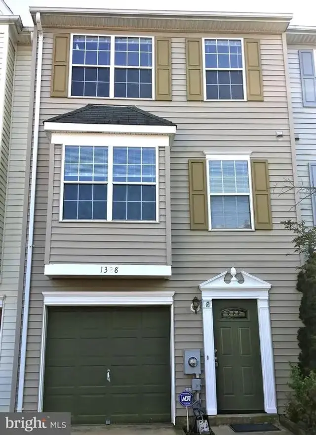 1328 Hampshire Dr #7d, Frederick