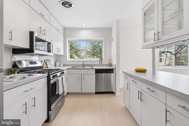 10606 Montrose Ave #203, Bethesda