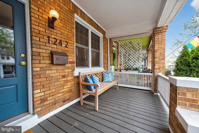 1242 Oates St Ne, Washington