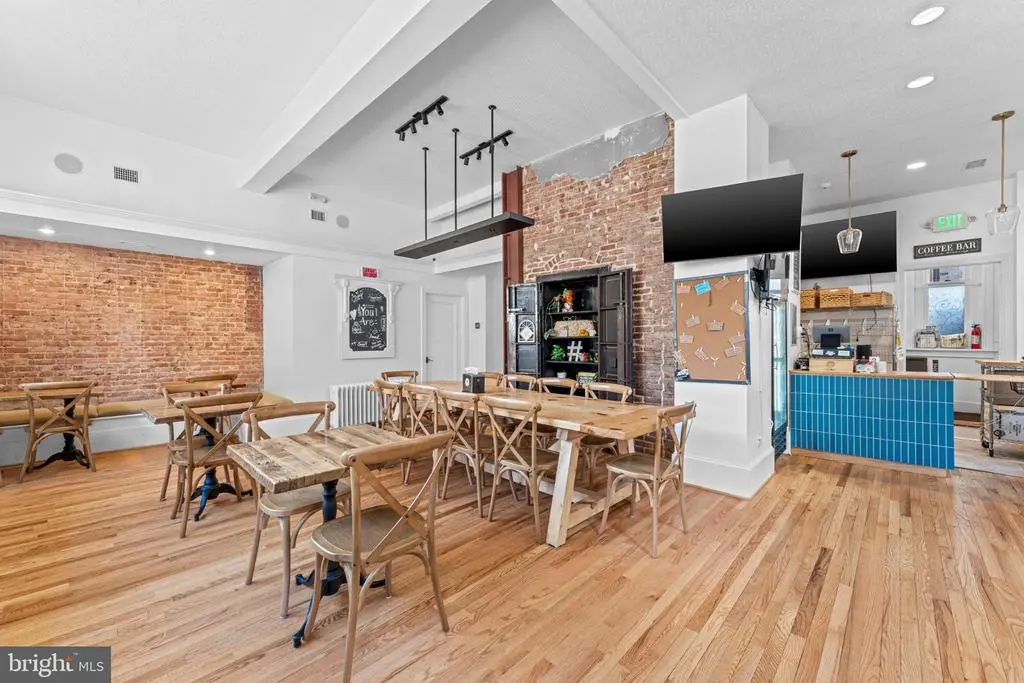 12 Culpeper St, WARRENTON