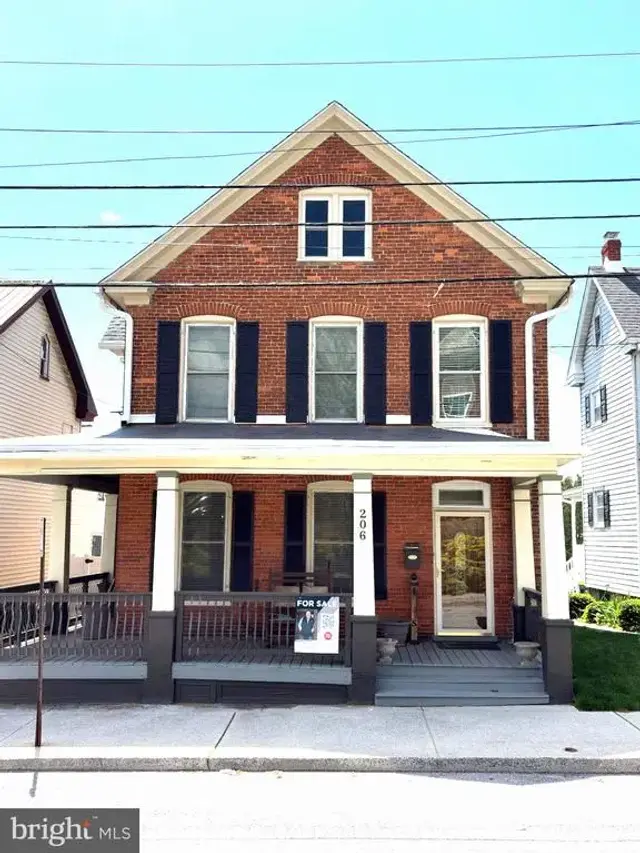 206 W North St, Waynesboro
