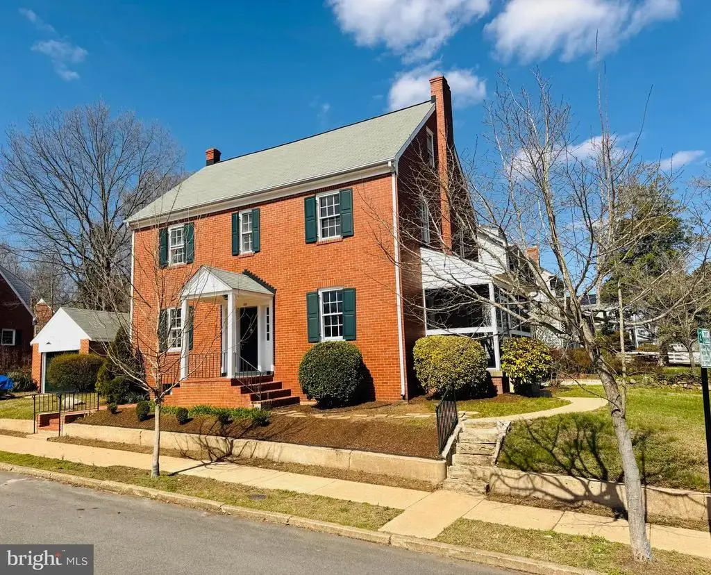 901 Monroe St, FREDERICKSBURG