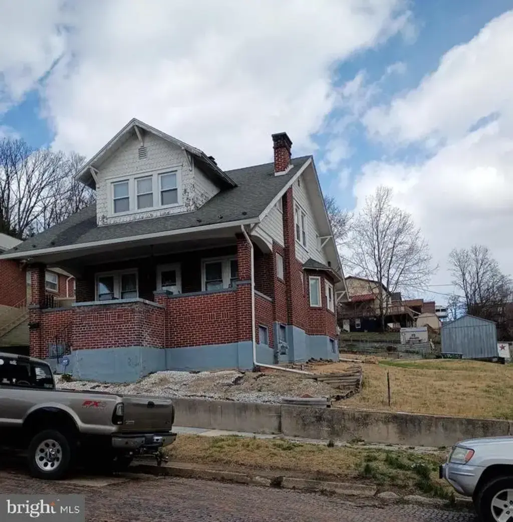 825 Shawnee Ave, CUMBERLAND