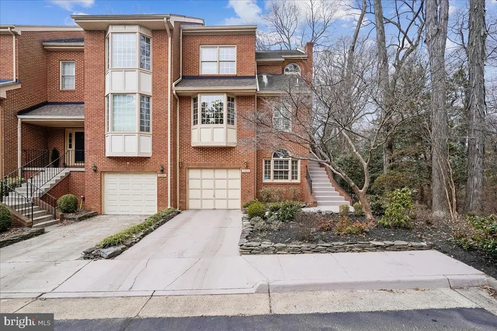 10243 Aspen Willow Dr, FAIRFAX