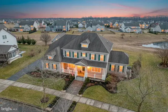 444 Spring Hollow Dr, Middletown