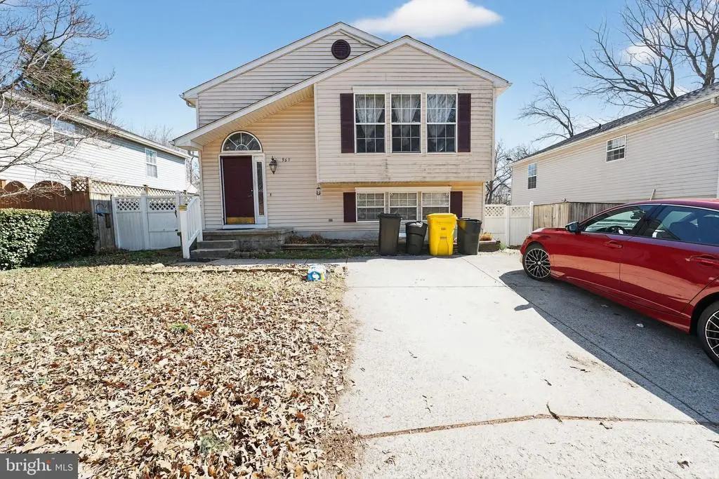 969 10th St, Pasadena