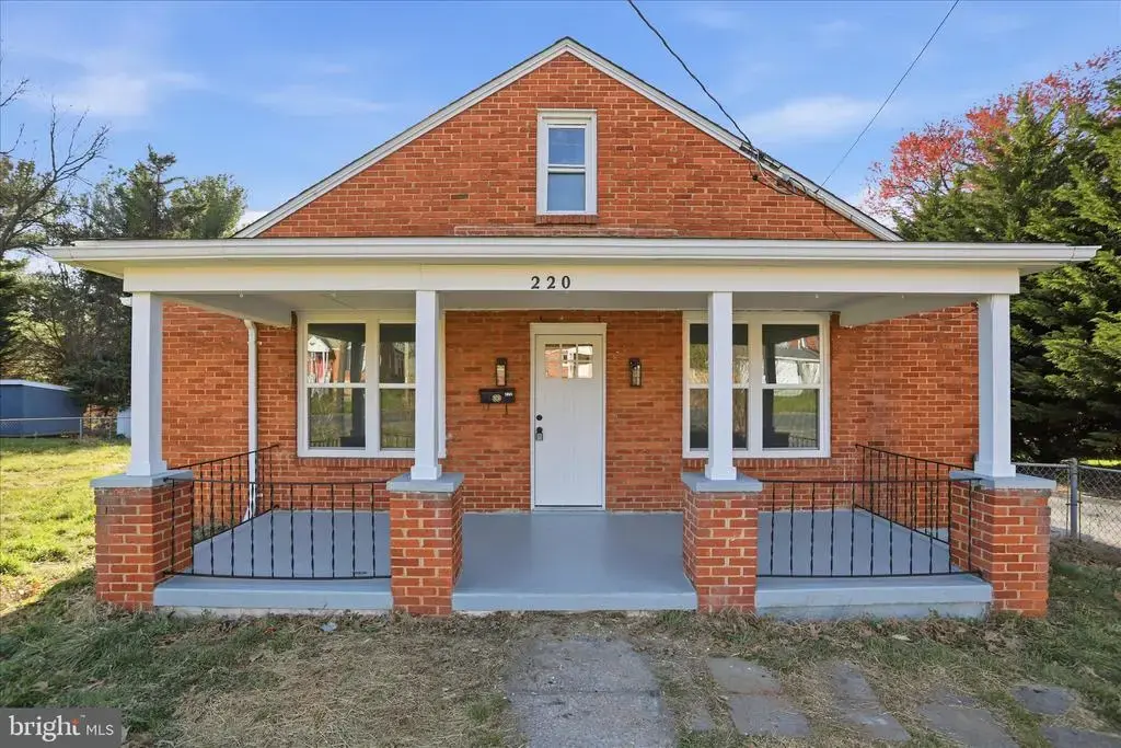 220 Manassas Ave, FRONT ROYAL