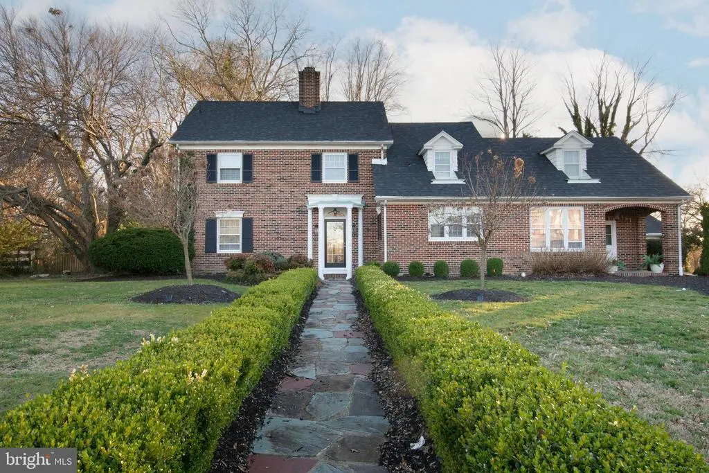 28 W Clarke Ave, Milford