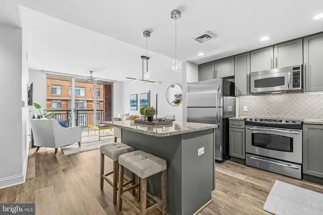 1020 N Highland St #907, Arlington