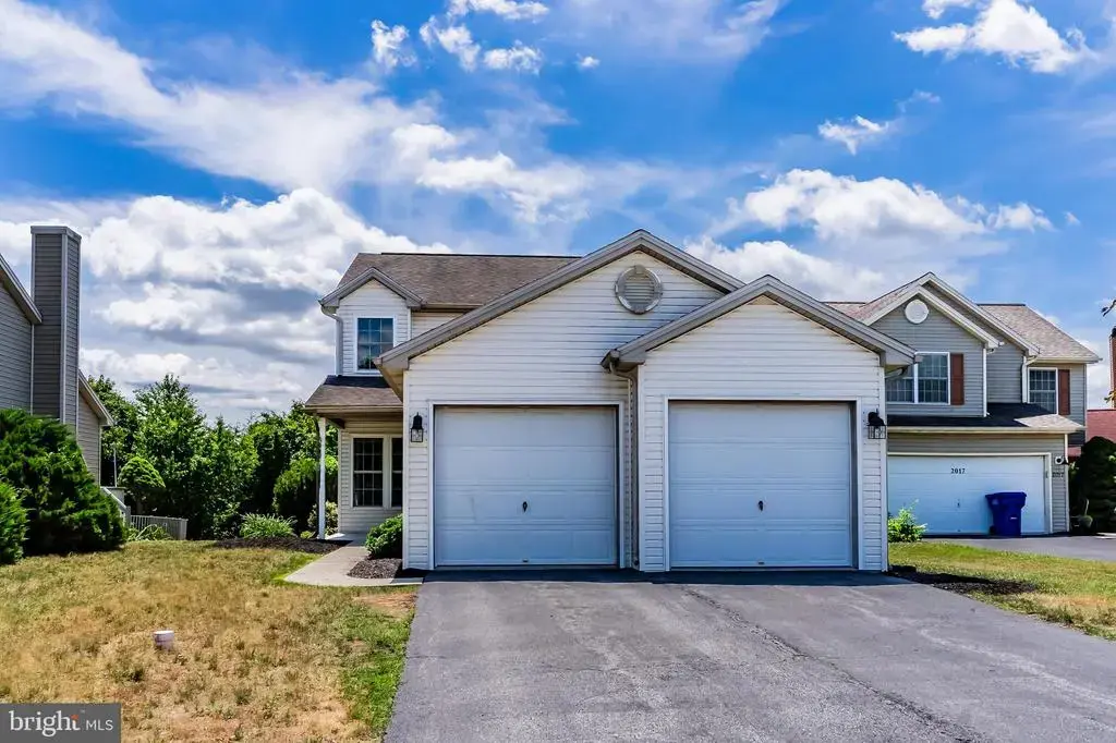 2015 Alexis Dr, HARRISBURG