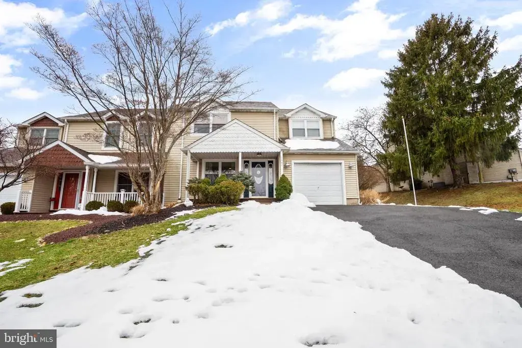 105 S Timber Rd, SOUTHAMPTON