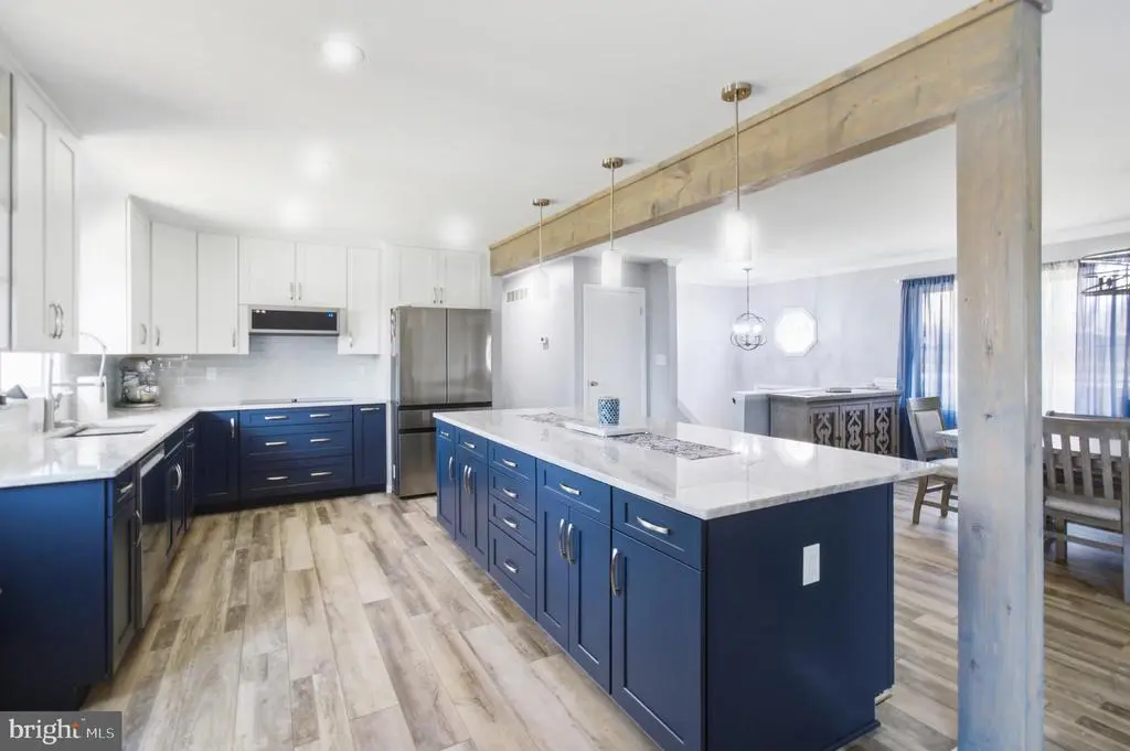 1436 Oak Bluff Rd, Edgewater