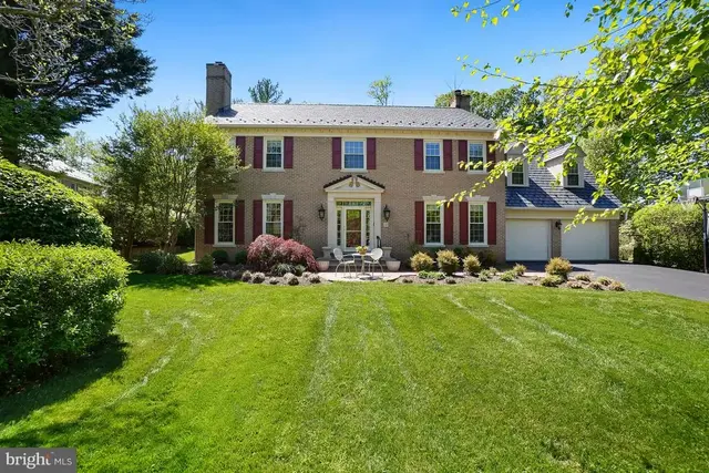 10 Meyer Point Ct, Potomac