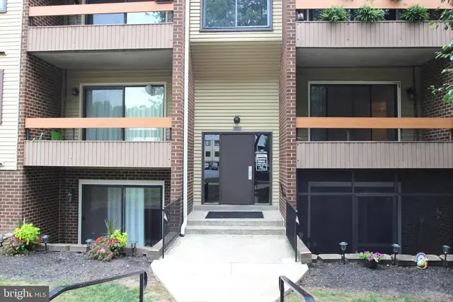 1001 Scarlet Oak Ct #2d, Hampstead