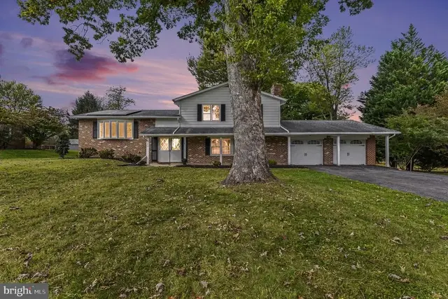 9249 W Stayman Dr, Ellicott City