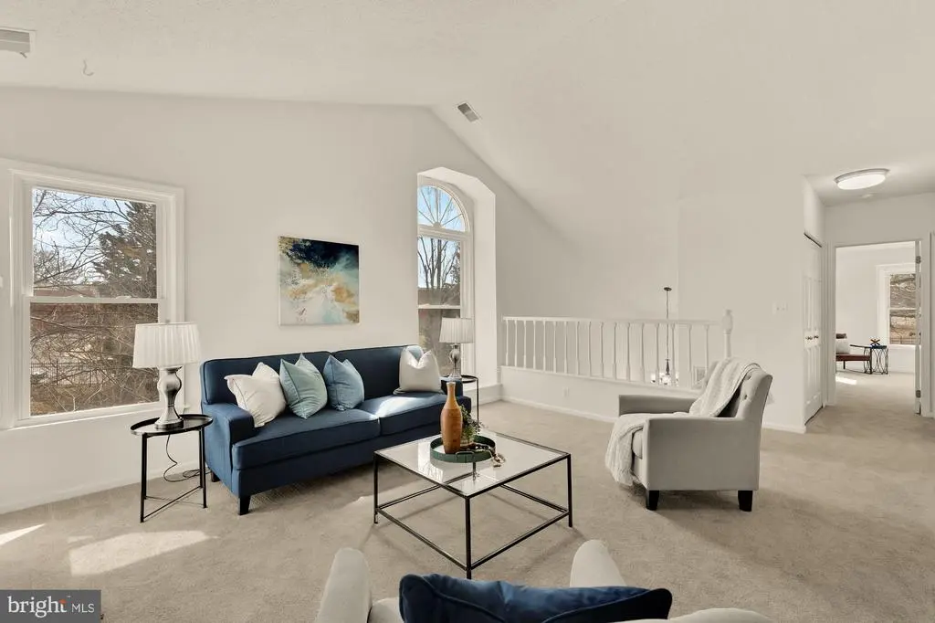 7602 Lakeside Village Dr #n, FALLS CHURCH