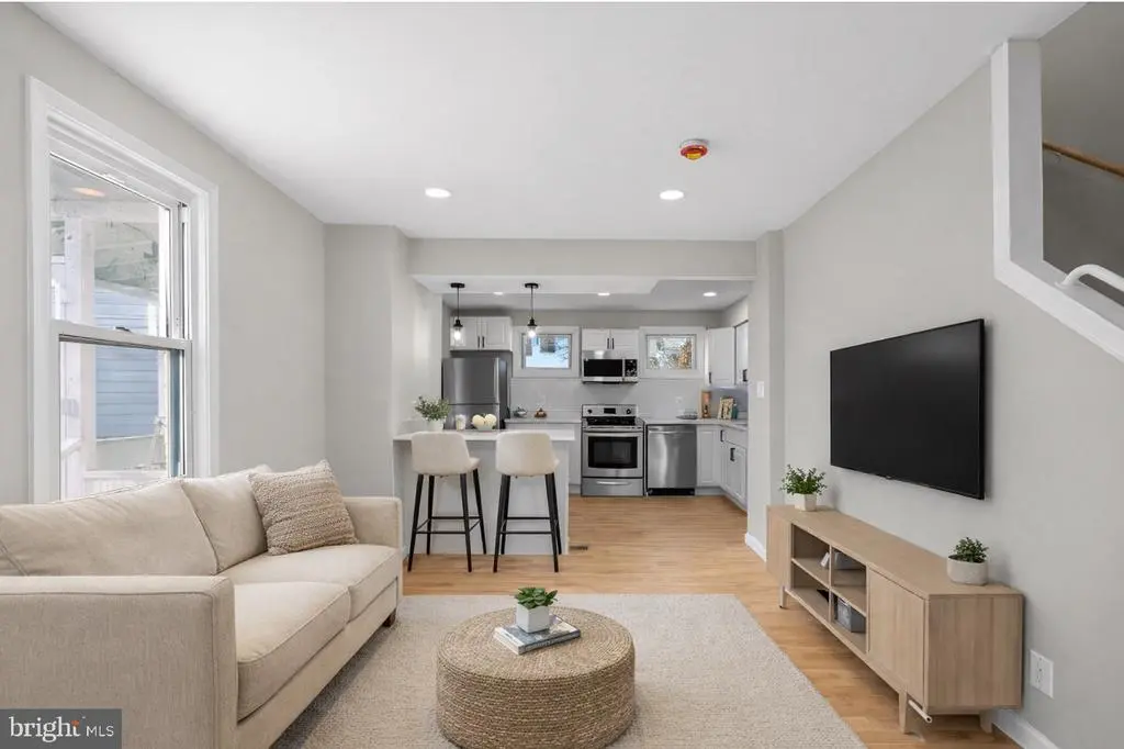 852 50th Pl Ne, Washington