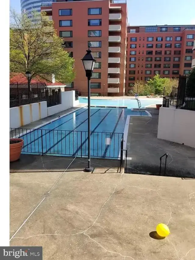 1011 Arlington Blvd #517, Arlington
