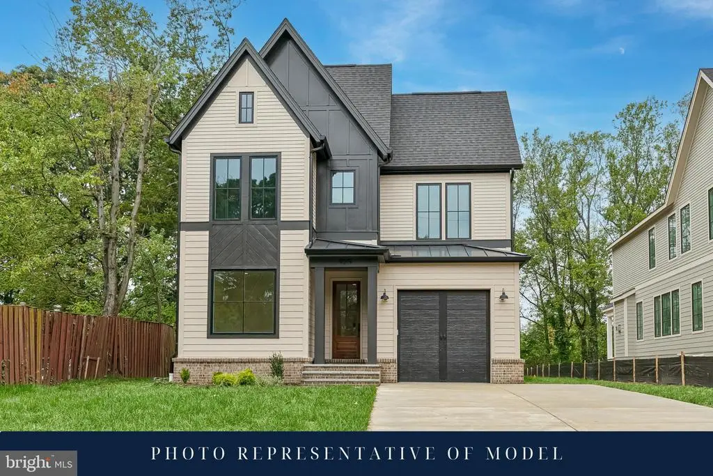 1622 N Adams St, ARLINGTON