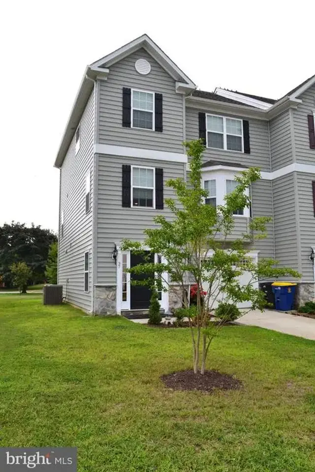 37 Representative Ln, Dover
